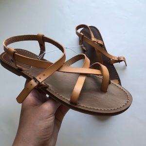 Size 8 nwot leather sandals